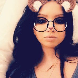 Meet your Posher, Elaine